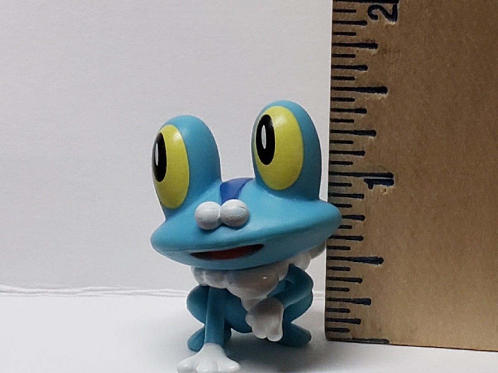 Froakie Pokemon Mini Figure Toy WTC Nintendo 2018 Happpy Pose 1.5" PRE-OWNED