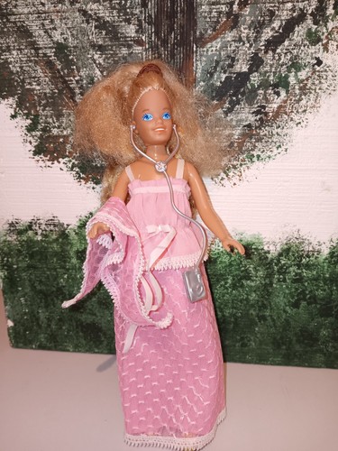 Vintage Barbie 1979 Skipper Fashions rosa Trikot Kleid, Schal, iPod/Walkman KEINE PUPPE