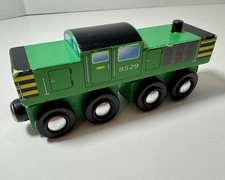 Melissa  Doug Wooden Green Train 8529 Magnetic - Works with Thomas  Brio