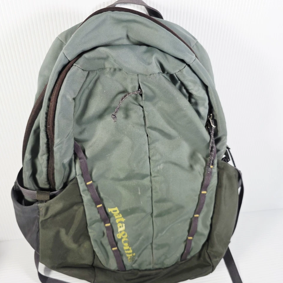 Mochila Patagonia Refugio 28L Gris Verde Amarillo Laptop Senderismo Exterior Mochila Foto 3 de 4