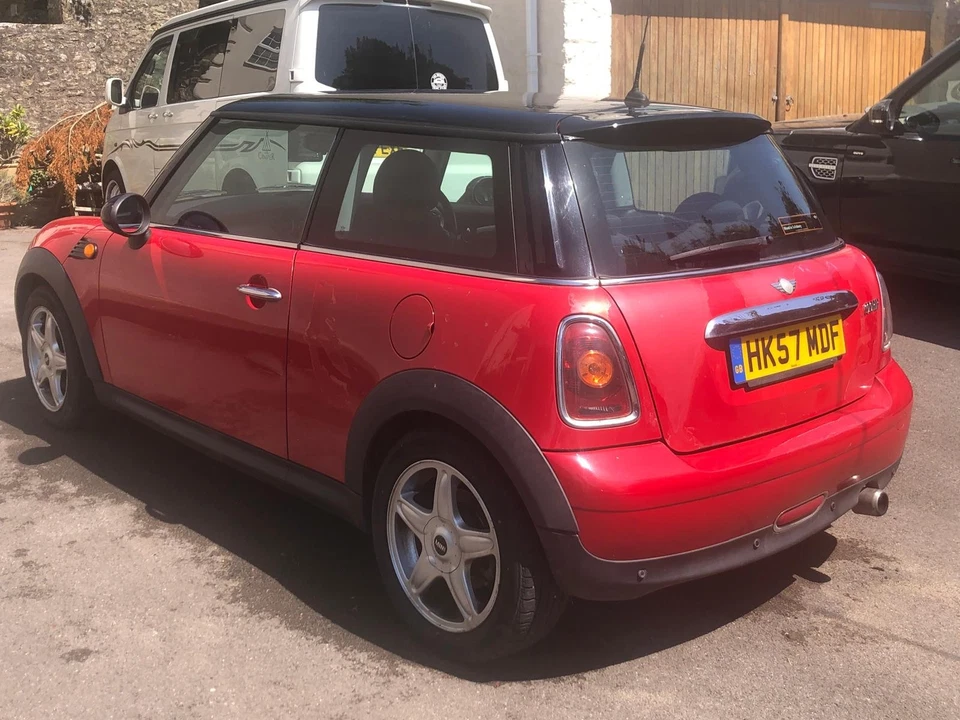 Mini Cooper 3-door hatchback - Image 3 of 4