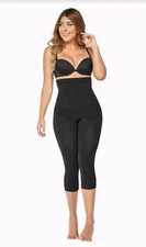 Curveez Womens Sz M High Waist Shaping Capri Black CUR3735 Seamless Moderate