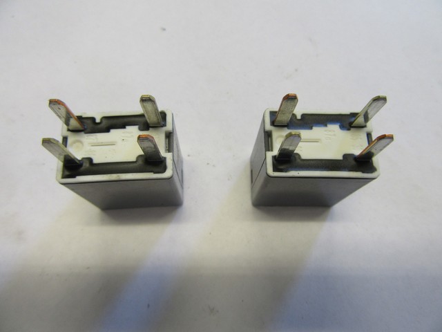 Реле gm 13502752