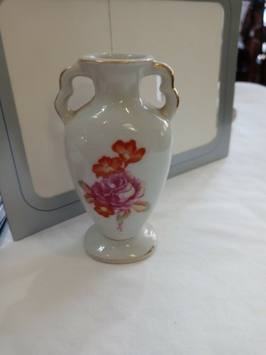 Japan marked White Small Vase Gold Trim ~ 4" Hand Painted. handles Very old #24 - Picture 2 of 4