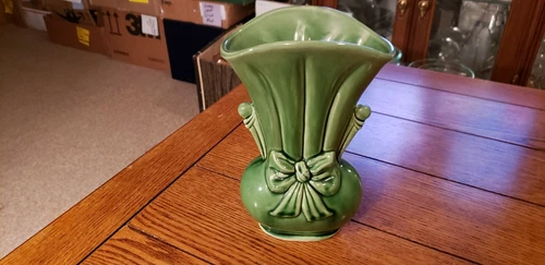 VINTAGE SHAWNEE GREEN RIBBON VASE MID CENTURY