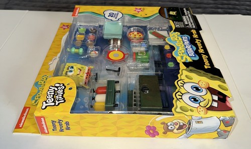 Teeny Tinies SpongeBob Squarpants Teeny Krusty Krab NEW NICKELODEAN - Picture 3 of 4