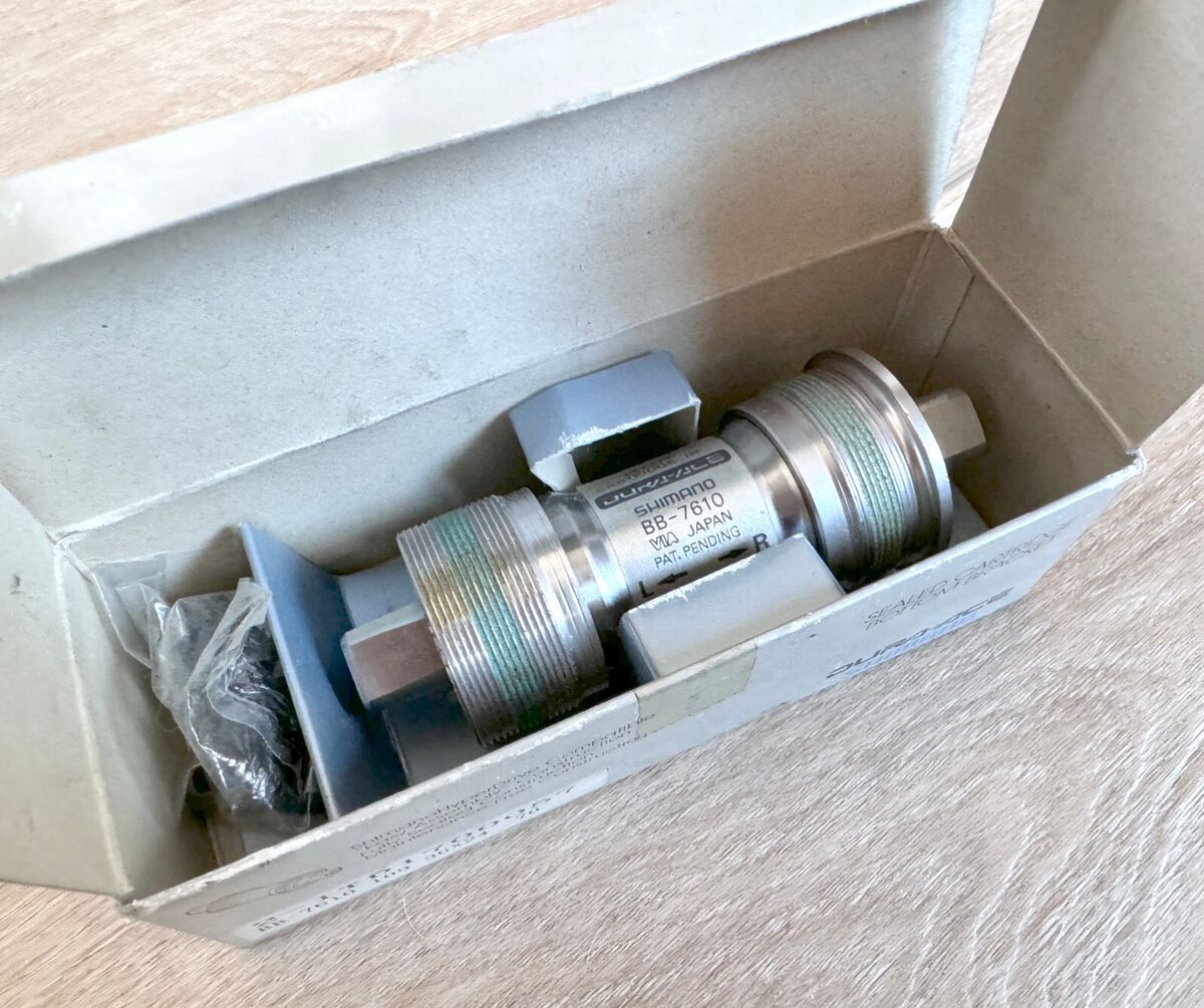 NOS Shimano Dura Ace Track Bottom Bracket BB-7610 109mm NOS Shimano Dura Ace Track Bottom Bracket BB-7610 109mm