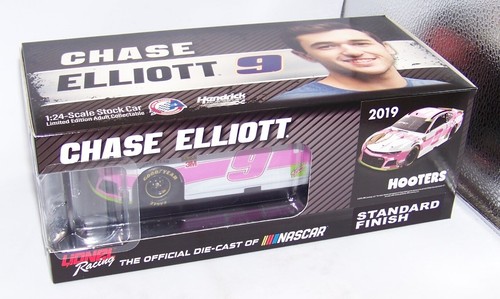 1:24 ACTION 2019 #9 HOOTERS GIVE A HOOT CANCER PINK CAMARO CHASE ELLIOTT 1/1117 - Picture 6 of 7