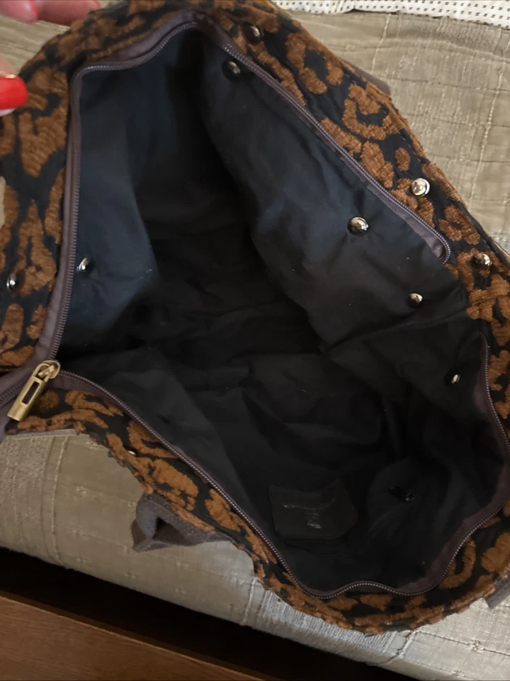 Bolsa de ombro Free People Kira feminina grande camurça leopardo contemporânea - Imagem 3 de 4