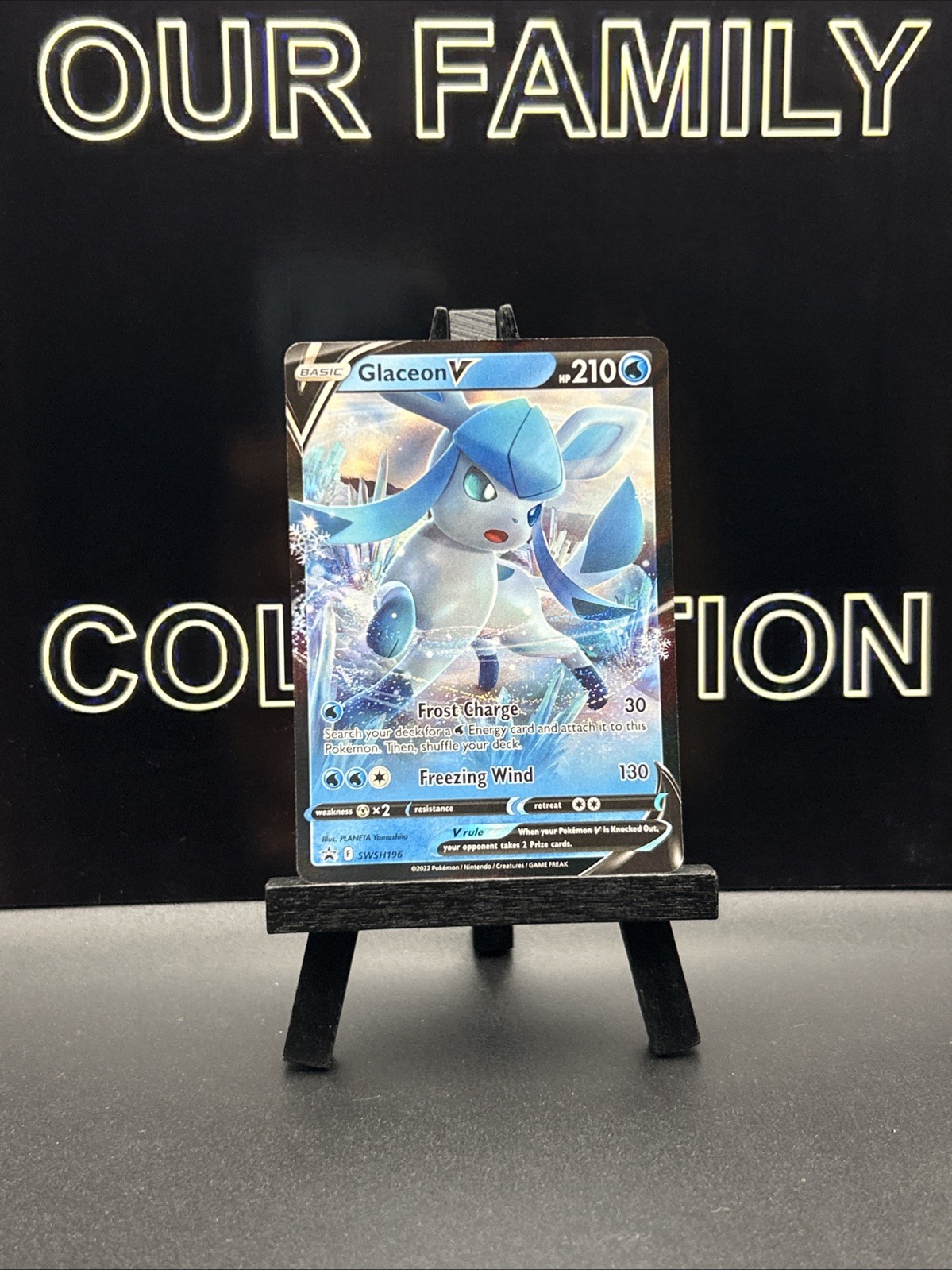 Pokémon TCG Glaceon V SWSH Black Star Promos SWSH196 Holo Promo