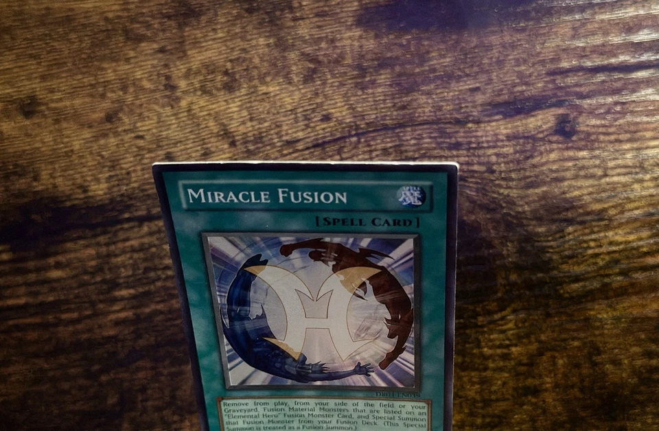 Miracle Fusion DR04-EN039 (Super Rare) - Dark Revelation Volume 4 Yu-Gi-Oh - Image 4 of 4