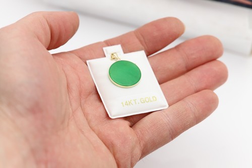 Jade Round Disc Circle jade Pendant in Solid 14k Gold Yellow Gold - Picture 4 of 16