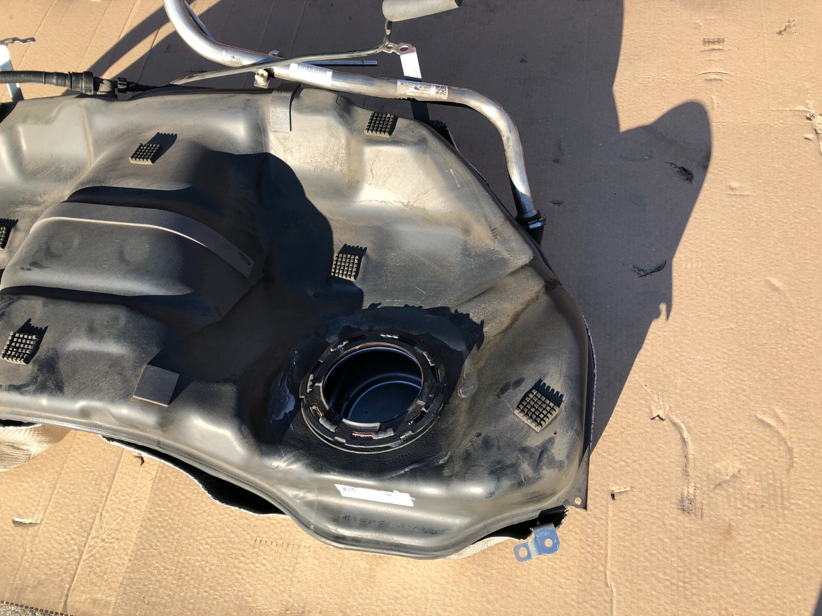 2017-2022 MASERATI LEVANTE FUEL GAS TANK RESERVOIR W/ FILLER NECK OEM.