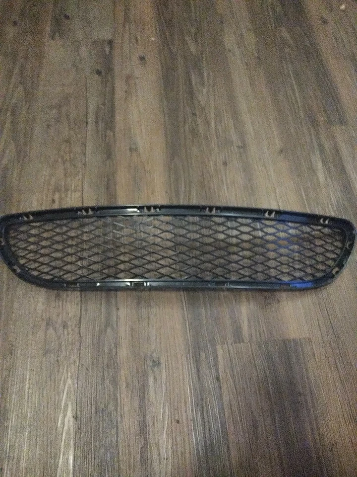 Parrilla de malla central de parachoques delantero para BMW Serie 3 E90 E91 325i 328i 335i EE. UU. Foto 2 de 2