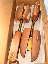 No.69 Rochester Shoe Tree Co. Aromatic Red Cedar Shoe Trees - Size Medium