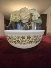 PYREX Spring Blossom "Crazy Daisy" # 404 Mixing Bowl, White w/ 💚 Green Flowers