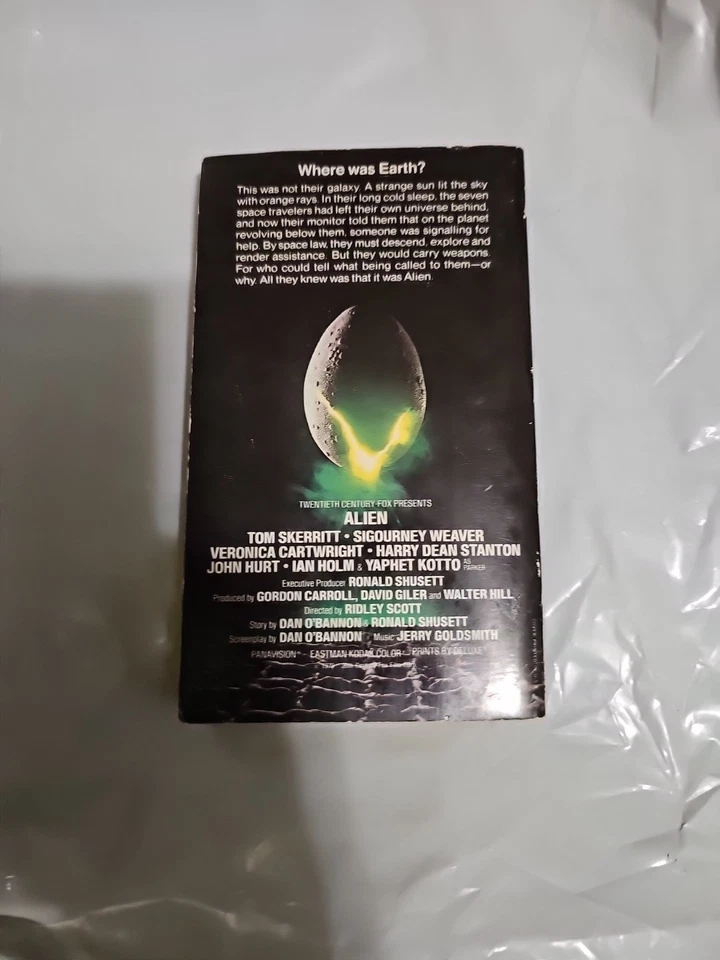 Alien: A Novel by Alan Dean Foster Book The Fast Free Shipping - Image 2 of 3