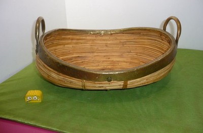 alter  ovaler  Korb Schale  Rattan + Messing Griffe + Rand   Stil  1970er Jahre