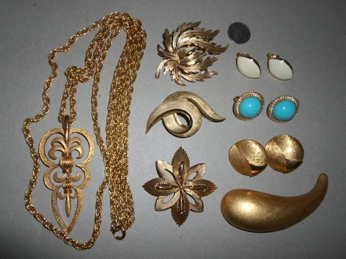 Lot of 8 vintage - TRIFARI - gold tone JEWELRY - pins clip earrings necklace