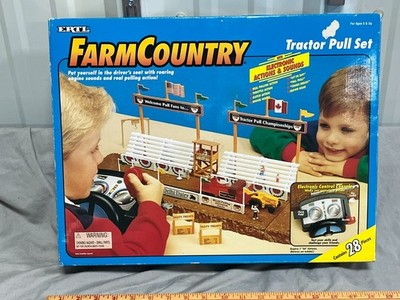 ERTL Farm Country TRACTOR Pull Puller Pulling 1:64 Playset COMPLETE Unopened