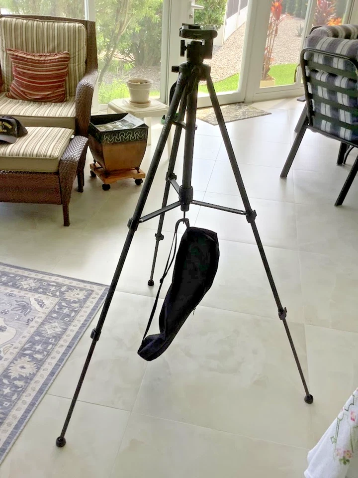 TARGUS 3-Way Panhead Bubble Level Tripod for Camera and Camcorder - Image 3 of 4