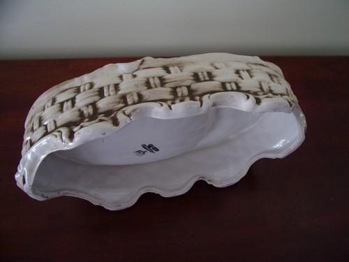 Vintage Capodimonte Ashtray Made In Italy Woven Basket Design (Imperfect) - Picture 5 of 8