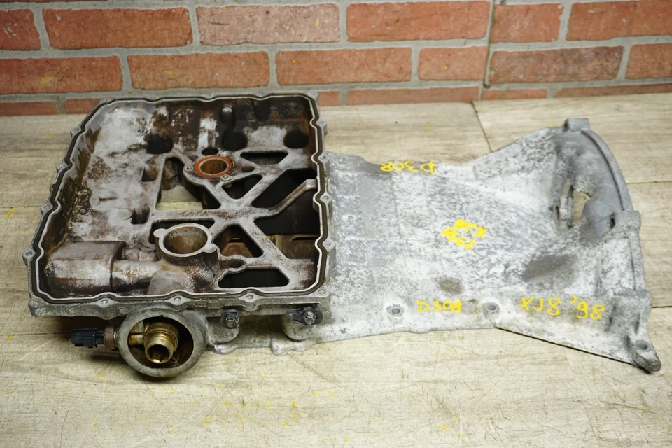 Jaguar XJ8 1998-2001 VANDEN PLAS 4,0 L V8 gasolina delantero superior motor cárter de aceite OEM Foto 4 de 4