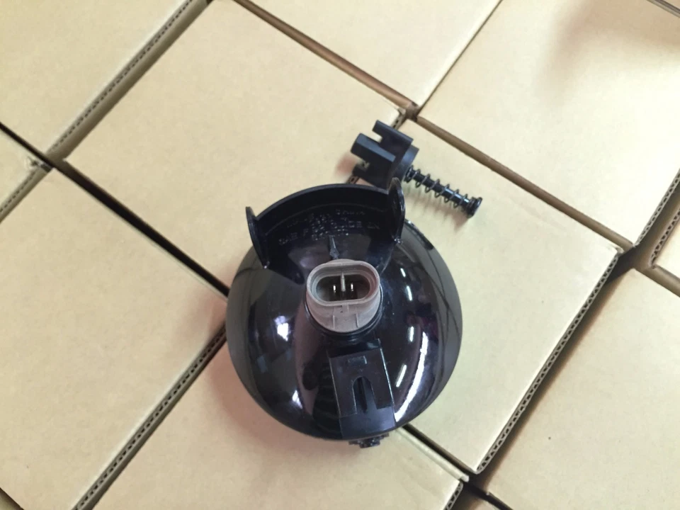 Nuevo OEM GM luz antiniebla 1992-98 Pontiac Grand Am montaje 16521627 Foto 2 de 2