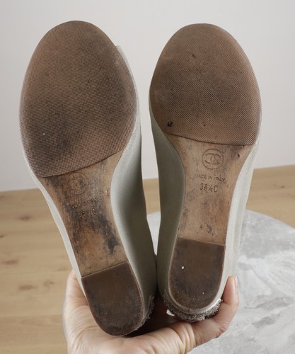 Chanel CC Logo Pearl Silver Metallic Leather Peep Toe Wedge Booties Size 38.5 - Picture 9 of 20