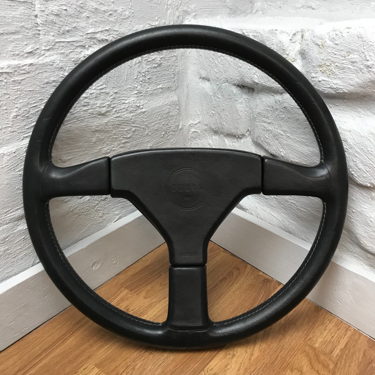 パーツ momo Ghibli3 MOMO GHIBLI 3 Steering Wheel 340mm Black Leather & Black Pad