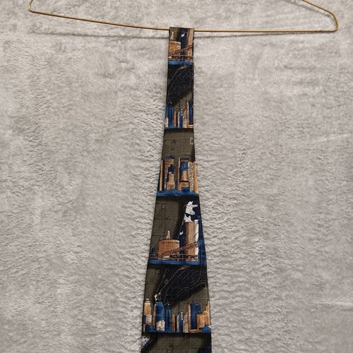 Structure City Scapes Buidings Pattern Multicolor Silk Made in USA 56" - Picture 3 of 13