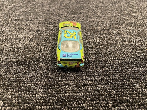 2005 Brian Vickers #25 GMAC Scooby-Doo 1:64 NASCAR Diecast - Picture 4 of 5