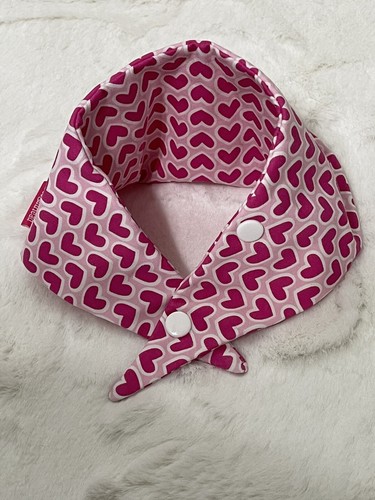 Booginhead Love pink Girl’s Bandana Style Pink Bib With Teether 3-18 months - Picture 3 of 12