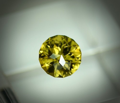 custom apex round chrysoberyl 1.25ct - Picture 2 of 5