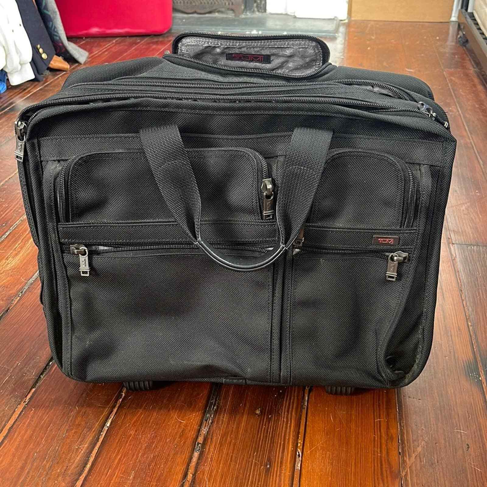 Tumi Alpha Deluxe expandable rolling briefcase bag lu… Gem