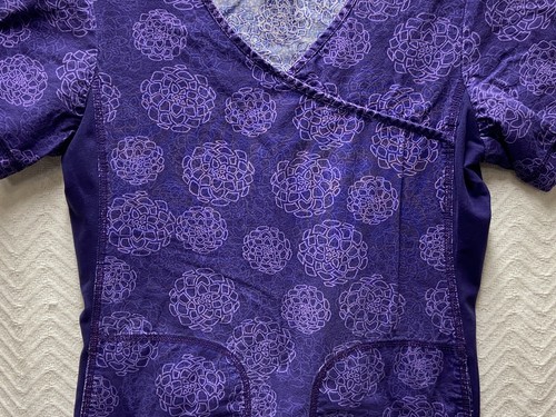 Cherokee Flexibles Purple Floral Patterned Size XS Scrub Top - Picture 3 of 9