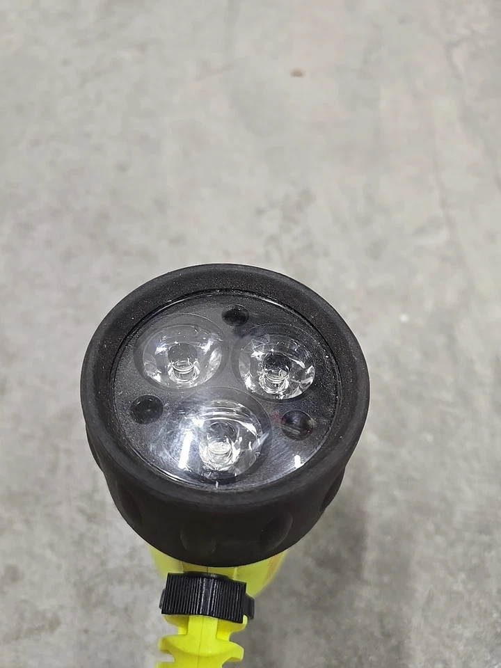 Princeton Tec Shockwave LED Dive Light - Image 2 of 4