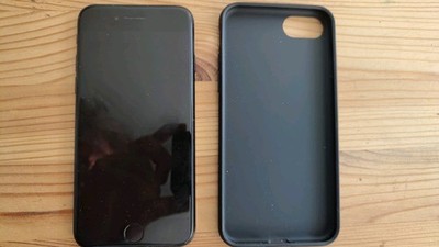 Apple iPhone SE 2020 2. Gen 64GB Schwarz MX9R2ZD/A Ohne Simlock mit Hülle 