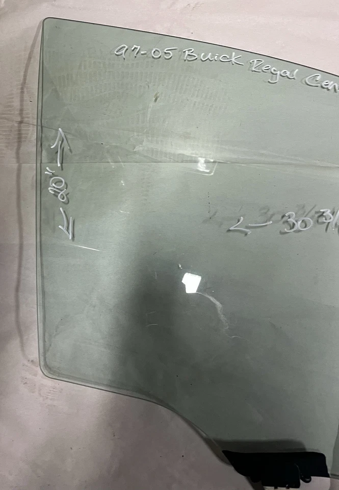 Vidrio ventana puerta delantera derecha Buick Regal Century Intrigue 97-05 Foto 2 de 4