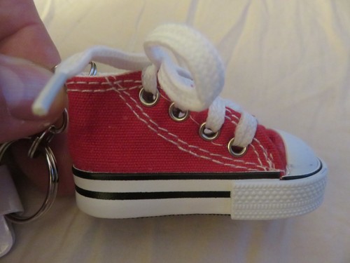Tiny Converse-style high top tennis shoe keychain in red, new with tags - Picture 5 of 8