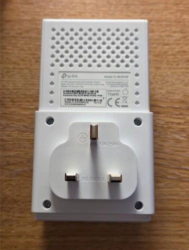 TP-Link TL-PA7010P AV1000 Gigabit Powerline Adapter