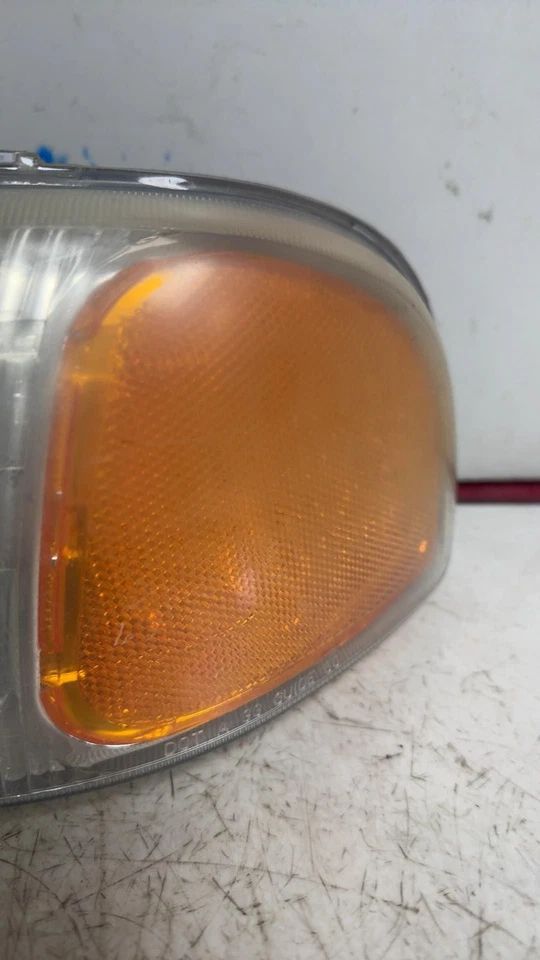 2000-2006 GMC YUKON XL 1500 LEFT DRIVERS HEADLIGHT ASSEMBLY EXC DENALI Foto 2 de 4