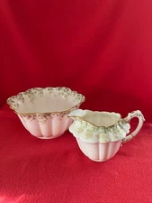 c 1890 Wileman & Co daisy shaped jug and sugar bowl "Trailing Ivy" pattern #5043
