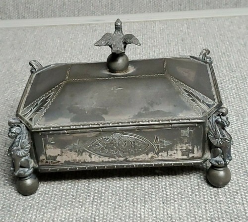 Antique Simpson Hall Miller Treble Plate Figural Casket Trinket Box Griffins  - Picture 4 of 12