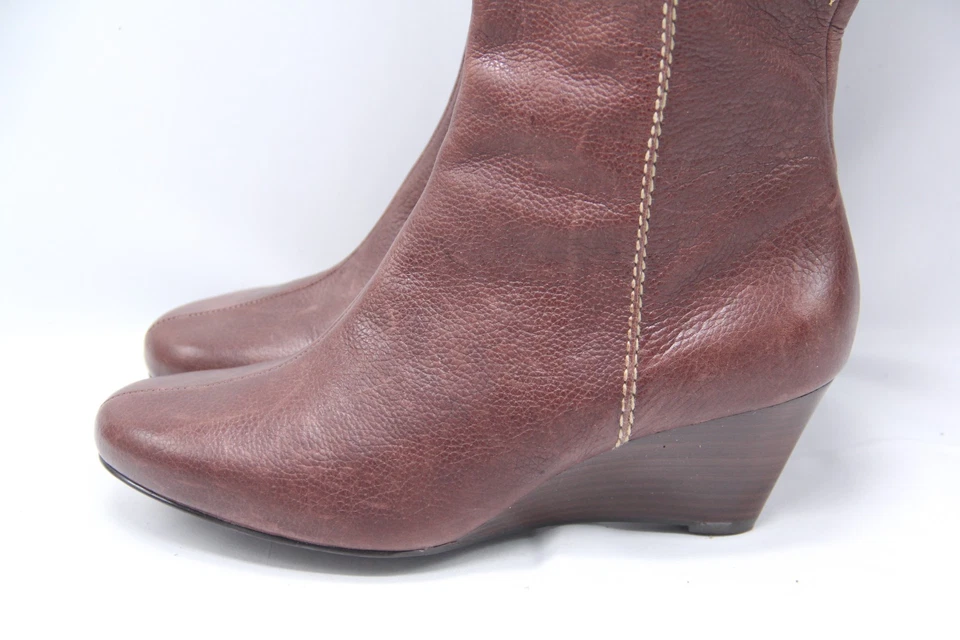 Fossil Maddox Boots Womens 7.5 Buckle Wedge Tall Zip Brown Pebble Grain Leather - Image 3 of 4