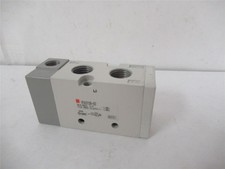 250559 New-No Box; SMC VFA3130-02 Pneumatic Valve 1/4 BSPT