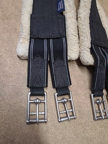 Shires Soft Thick Fleece Lined girth, Black/White ,41”.(ref. 275R) - Picture 2 of 7