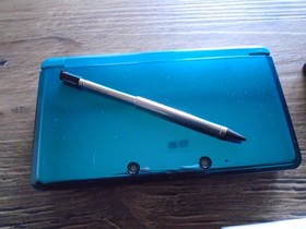 ONE OWNER Nintendo 3DS Aqua Blue CTR-001 w/ game, charger, stand, OEM stylus USA