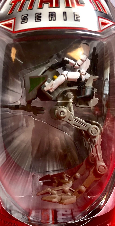 Star Wars '05 Titanium Series - Halcón Milenario, Jedi Starfighter, AT-RT. Casi nuevo Foto 2 de 4