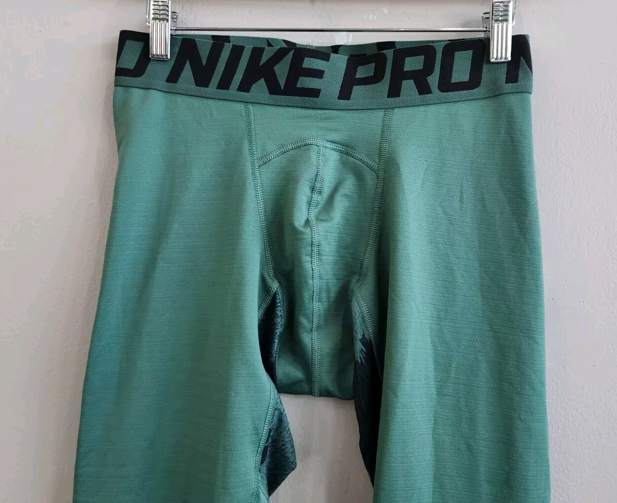 Nike Pro Hyperwarm Performance Training Compressi… - image 2